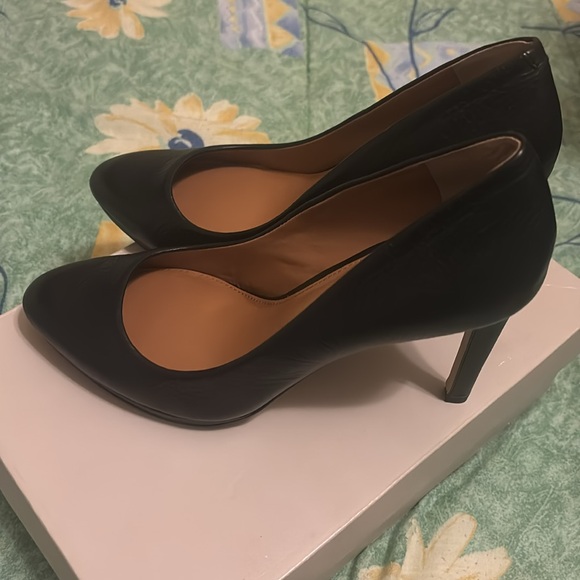 New - Size 8 Black Heels - Picture 2 of 6